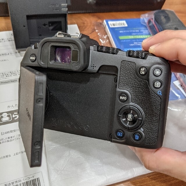 Canon(キヤノン)の【中古美品】canon キヤノン　EOS RP ボディ スマホ/家電/カメラのカメラ(ミラーレス一眼)の商品写真