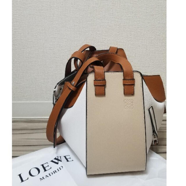 LOEWE(ロエベ)のロエベ　ハンモック レディースのバッグ(ハンドバッグ)の商品写真