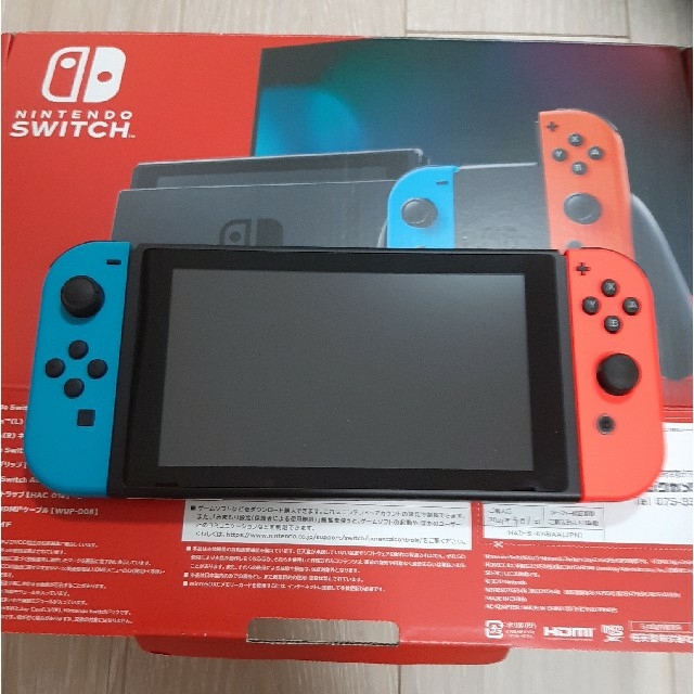 Nintendo Switch(ニンテンドースイッチ)のSwitch　本体　美品 エンタメ/ホビーのゲームソフト/ゲーム機本体(家庭用ゲーム機本体)の商品写真