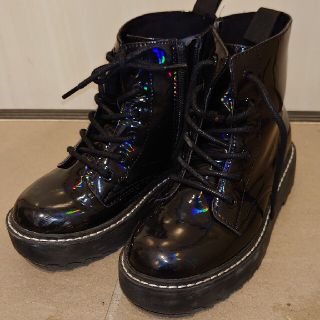 エイチアンドエム(H&M)のH&M　ブラック　オーロラエナメル　ブーツ　19.5cm(ブーツ)