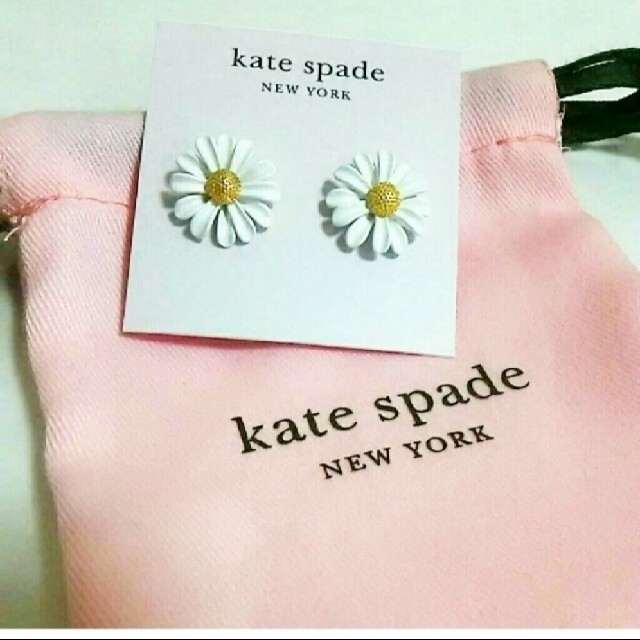 kate spade new york(ケイトスペードニューヨーク)のぴっぴ様【新品】kate spade ケイトスペード ピアス レディースのアクセサリー(ピアス)の商品写真