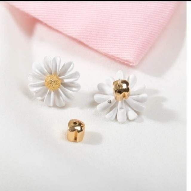 kate spade new york(ケイトスペードニューヨーク)のぴっぴ様【新品】kate spade ケイトスペード ピアス レディースのアクセサリー(ピアス)の商品写真