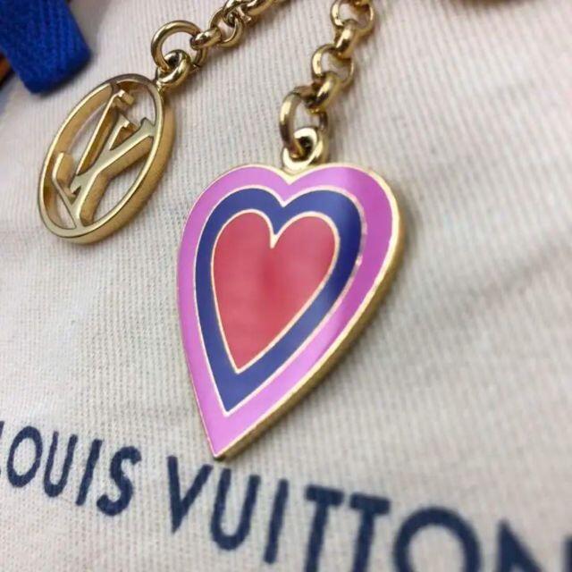 LOUIS VUITTON(ルイヴィトン)の美品✨ルイヴィトン  ポルトクレ ゲームオン ステーキング キーホルダー レディースのアクセサリー(チャーム)の商品写真