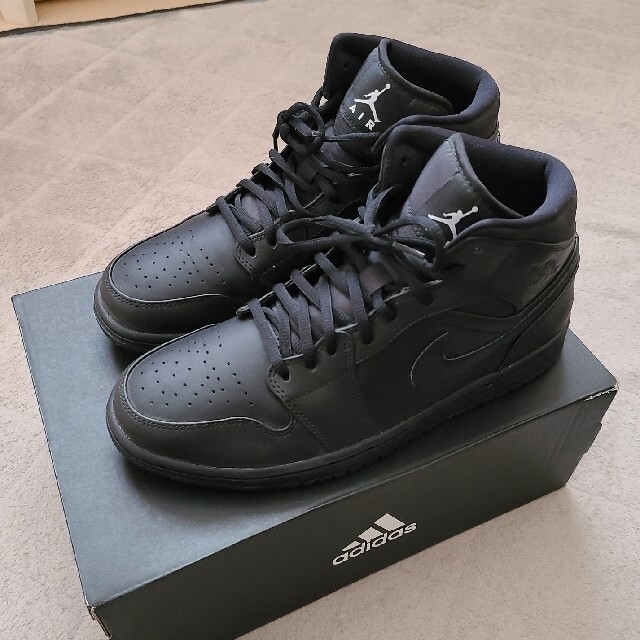 NIKE　AIR JORDAN 1 MID BLACK