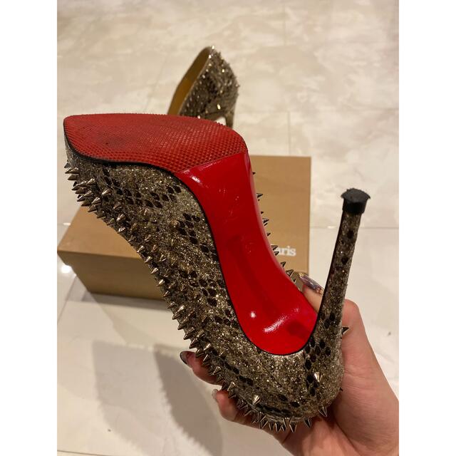 Christian Louboutin(クリスチャンルブタン)のルブタン　クリスチャンルブタン　Louboutin パンプス　スタッズパンプス　 レディースの靴/シューズ(ハイヒール/パンプス)の商品写真