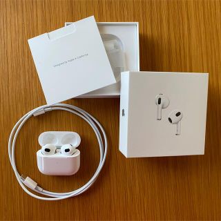 アップル(Apple)の早い者勝ち　AirPods 第3世代　エアポッズ(ヘッドフォン/イヤフォン)