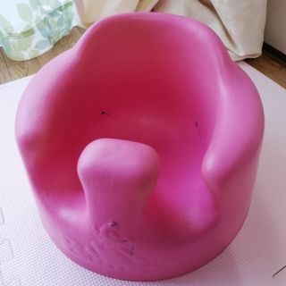 バンボ(Bumbo)のバンボ ピンク 匿名配送 Bumbo ベビーチェア(その他)