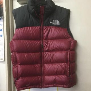 ノースフェイス(THE NORTH FACE) レッド ダウンベスト(メンズ)の通販