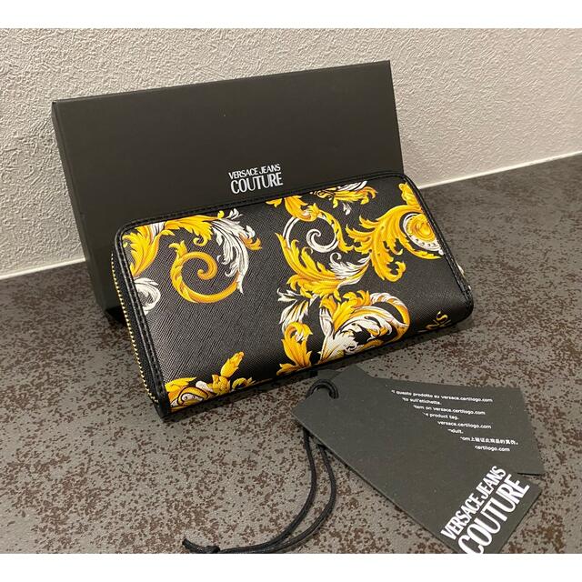 VERSACE(ヴェルサーチ)の☆プレゼントにもオススメ☆【新品、未使用】versace 長財布 総柄 レディースのファッション小物(財布)の商品写真