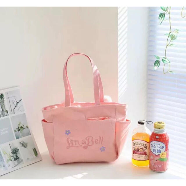 ダッフィー(ダッフィー)の日本未発売　リーナベル　ランチバッグ  お弁当入れ　ハンドバッグ　数量限定 レディースのバッグ(ハンドバッグ)の商品写真