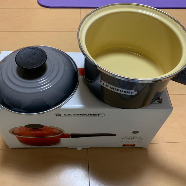 LE CREUSET(ルクルーゼ)の【かっち様専用】ル・クルーゼ　片手鍋 インテリア/住まい/日用品のキッチン/食器(鍋/フライパン)の商品写真