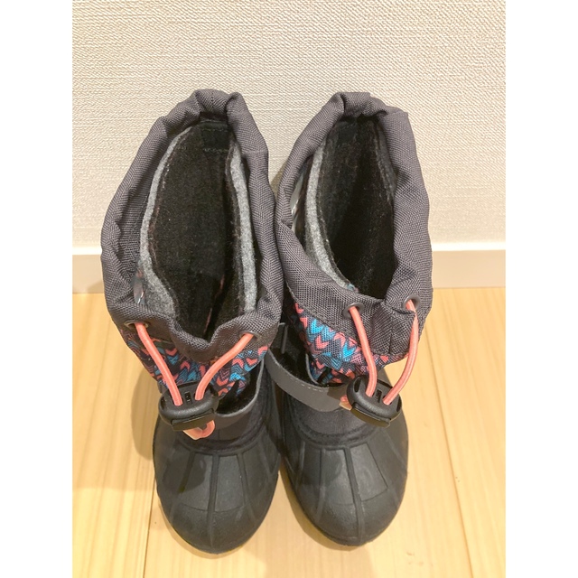 Columbia(コロンビア)のキッズ　スノーブーツ　Columbia キッズ/ベビー/マタニティのキッズ靴/シューズ(15cm~)(ブーツ)の商品写真