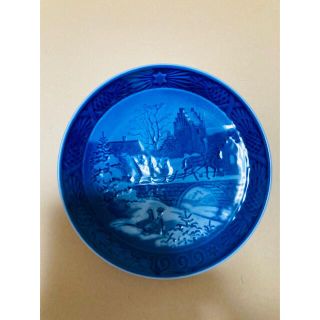 ロイヤルコペンハーゲン(ROYAL COPENHAGEN)のロイヤルコペンハーゲン絵皿1999年(陶芸)