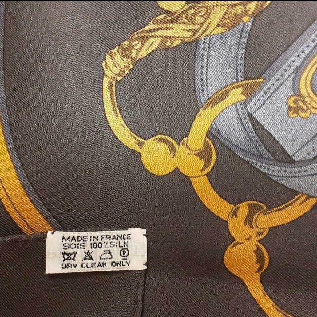 Hermes(エルメス)のSOLDOUT 新品　エルメス　カヴァルカドゥール　カレ　90 スカーフ レディースのファッション小物(バンダナ/スカーフ)の商品写真