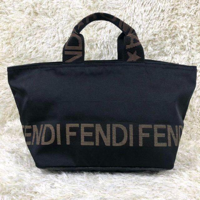 FENDI(フェンディ)の美品✨フェンディ ナイロン ハンドバッグ ブラック ロゴ レディースのバッグ(ハンドバッグ)の商品写真