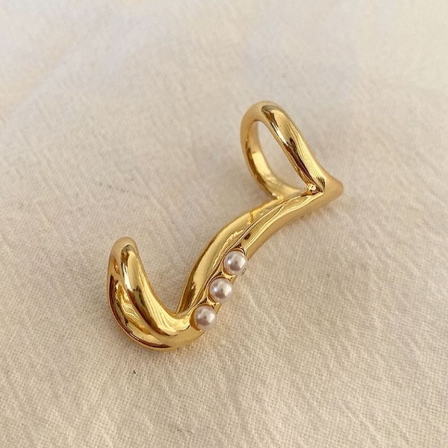 IENA(イエナ)のPearl double volume gold earcuff No.514 レディースのアクセサリー(イヤーカフ)の商品写真