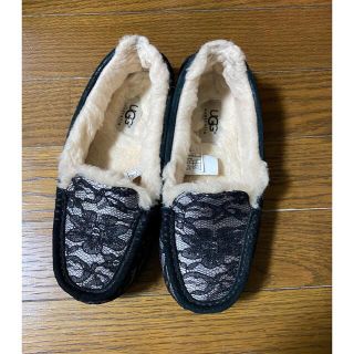 アグ(UGG)のUGG  スリッポン　黒　レース(スリッポン/モカシン)