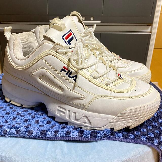 FILA(フィラ)のショータさん専用FILA ディスラプター　グアム購入 メンズの靴/シューズ(スニーカー)の商品写真