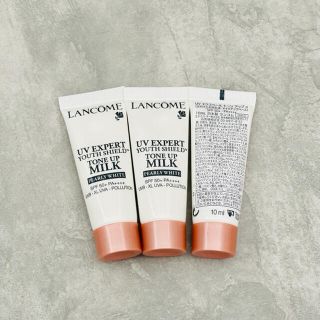 ランコム(LANCOME)の【新品】ランコムUVエクスペールトーンアップn30ml【送料込】(化粧下地)