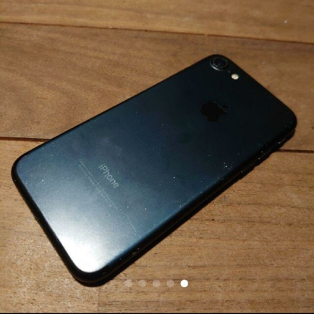 iPhone(アイフォーン)の完動品SIMフリー液晶無傷iPhone7本体32GBブラックau判定〇送料込 スマホ/家電/カメラのスマートフォン/携帯電話(スマートフォン本体)の商品写真