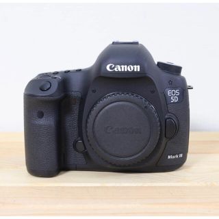 【超美品】Canon EOS 5D Mark 3 シャ回数2566枚 防湿庫保管(デジタル一眼)