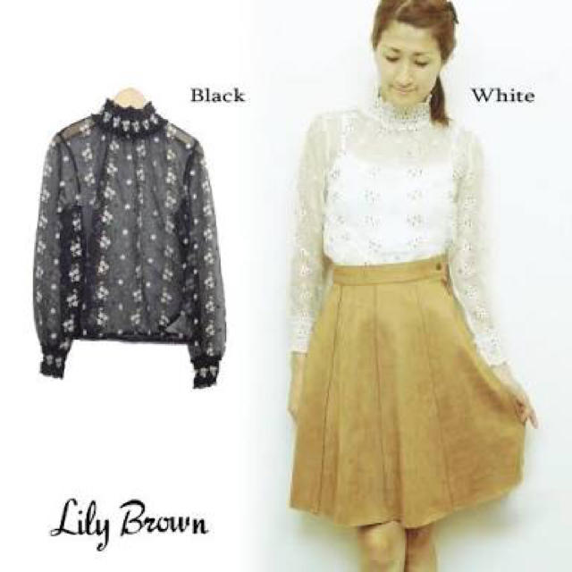Lily Brown - リリーブラウン 小花柄レーストップスの通販 by さきぴ's shop｜リリーブラウンならラクマ
