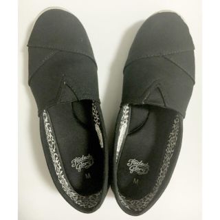 トムズ(TOMS)のブラックスリッポン(スリッポン/モカシン)