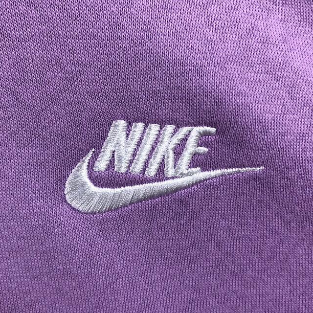 NIKE(ナイキ)の【新品】【人気カラー】ナイキ 刺繍ロゴ パーカー XL 紫 メンズのトップス(パーカー)の商品写真