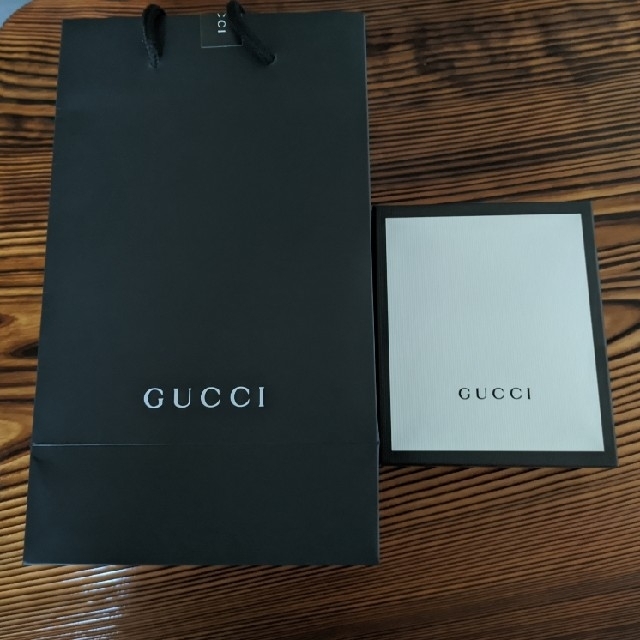 Gucci(グッチ)のGUCCIグッチの空箱と紙袋&プラダPRADAの空箱 レディースのバッグ(ショップ袋)の商品写真