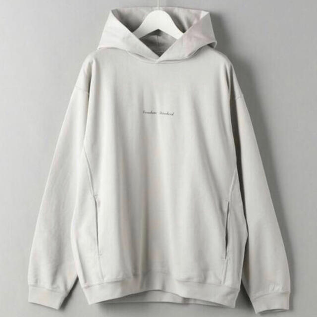 【B&Y ビューティー&ユース】●新品未使用パーカー BY シャイニースウェット 【B&Y ビューティー&ユース】●新品未使用パーカー BY シャイニースウェット
