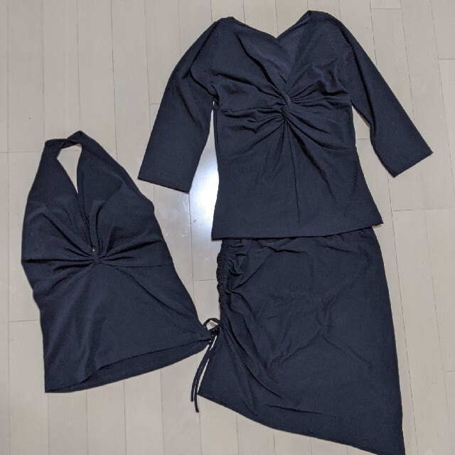 黒のトップスと2枚とスカートのセットアップドレス　スリーピース　ワンピース レディースのレディース その他(セット/コーデ)の商品写真