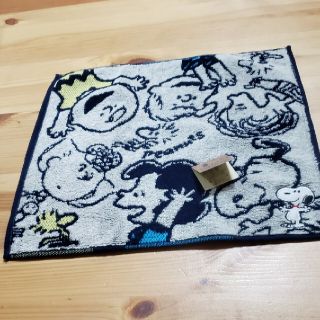 ピーナッツ(PEANUTS)のpeanuts  SNOOPY　ハンドタオル(タオル/バス用品)