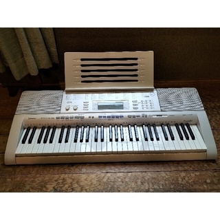 CASIO LK−205　光ナビゲーションキーボード　匿名配送(電子ピアノ)
