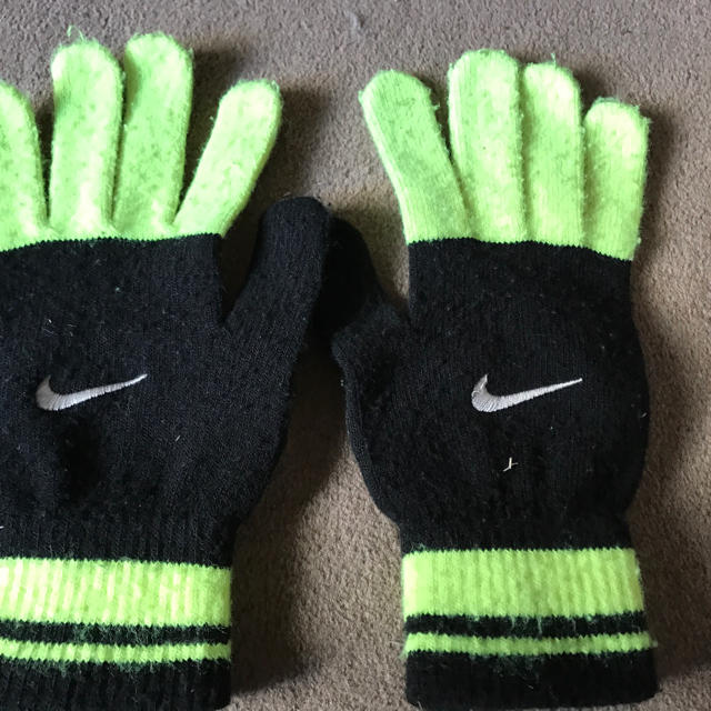 NIKE(ナイキ)のナイキグローブ ジュニア スポーツ/アウトドアのサッカー/フットサル(その他)の商品写真