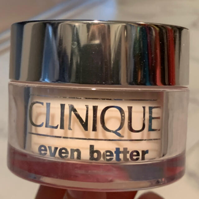 CLINIQUE(クリニーク)のクリニーク　パウダー コスメ/美容のベースメイク/化粧品(フェイスパウダー)の商品写真