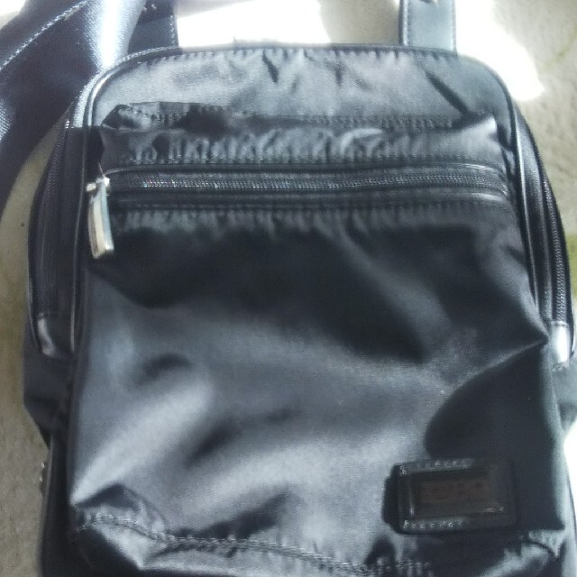 ゼロハリバートン スモールショルダーバッグ メンズのバッグ(ショルダーバッグ)の商品写真