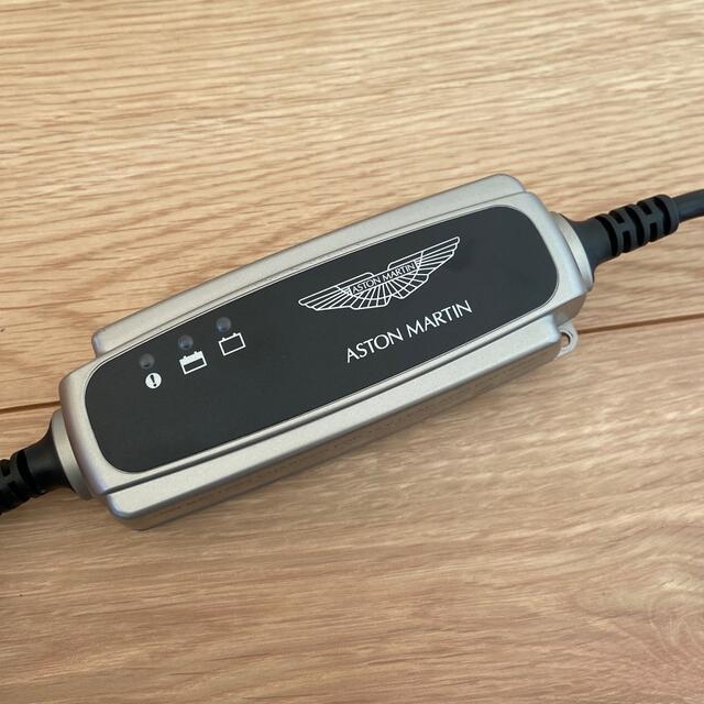 アストンマーティン純正バッテリーコンディショナー