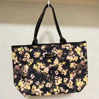SNIDEL(花柄 ・ トートバッグ)のフリマアイテム一覧 SNIDEL(花柄 ・ トートバッグ)のフリマアイテム一覧