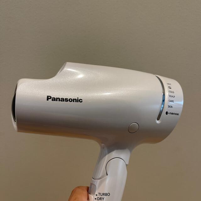 Panasonic(パナソニック)のPanasonic ナノイー ヘアードライヤー EH-CNA9B-W スマホ/家電/カメラの美容/健康(ドライヤー)の商品写真