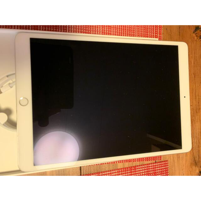 iPad 10.5インチ　256GB