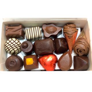 ノイハウス Neuhaus CLASSIC Pralines アソート 500g ノイハウス Neuhaus CLASSIC Pralines アソート 500g