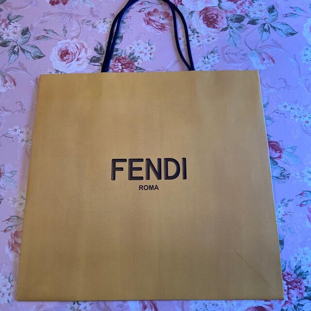 FENDI(フェンディ)の🧸FENDI🎄フェンディ　ショッパー🛍マグネット🧸🎀 レディースのバッグ(ショップ袋)の商品写真