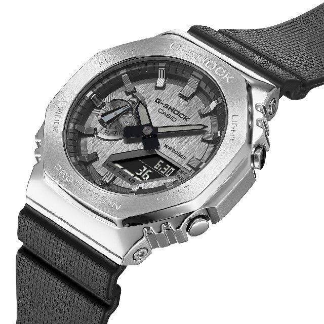 G-SHOCK(ジーショック)のCASIO カシオ　G-SHOCK ジーショック　GM-2100-1AJF メンズの時計(腕時計(デジタル))の商品写真