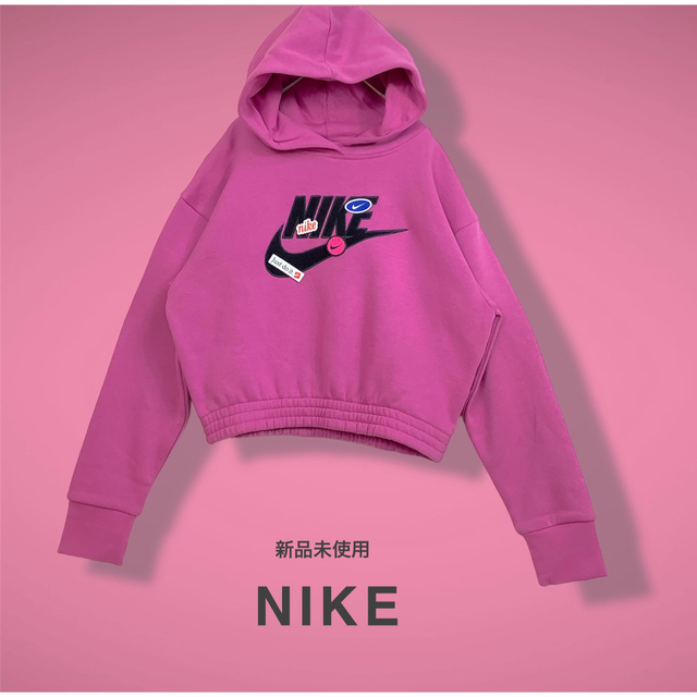 新品タグ付き  NIKEナイキ  パーカー ワッペン付き