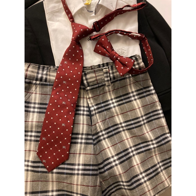 BURBERRY(バーバリー)のなーやん様専用 キッズ/ベビー/マタニティのキッズ服男の子用(90cm~)(ドレス/フォーマル)の商品写真