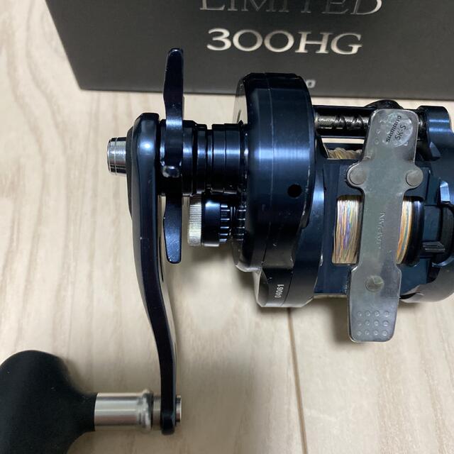 SHIMANO(シマノ)のオシアコンクエストリミテッド300hg スポーツ/アウトドアのフィッシング(リール)の商品写真