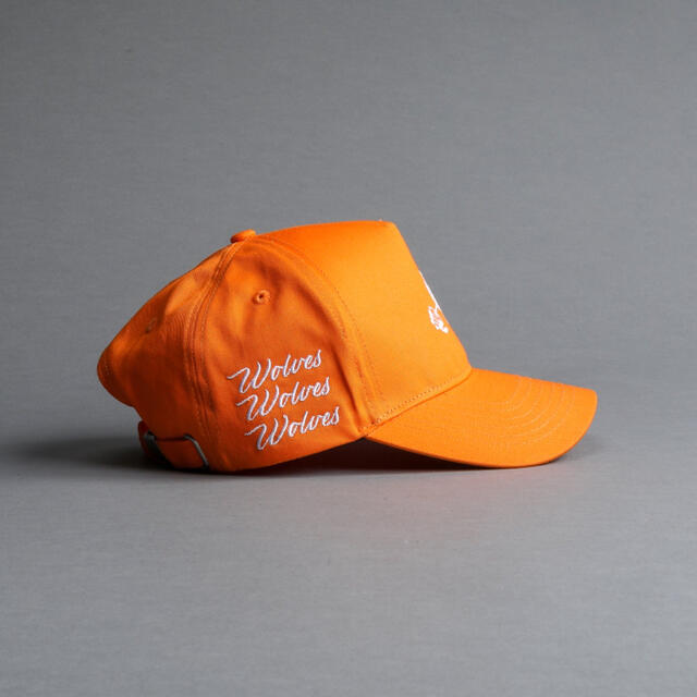 【Darcsport】WOLF BAR5 PANEL HAT IN ORANGE メンズの帽子(キャップ)の商品写真