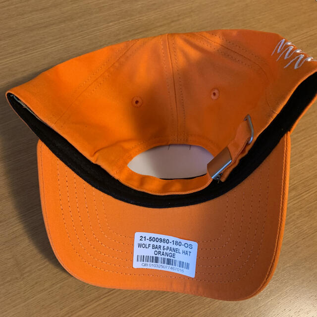 【Darcsport】WOLF BAR5 PANEL HAT IN ORANGE メンズの帽子(キャップ)の商品写真