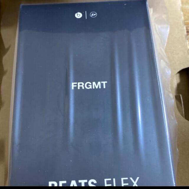 FRAGMENT(フラグメント)のBeats Flex fragment design スペシャルエディション スマホ/家電/カメラのオーディオ機器(ヘッドフォン/イヤフォン)の商品写真