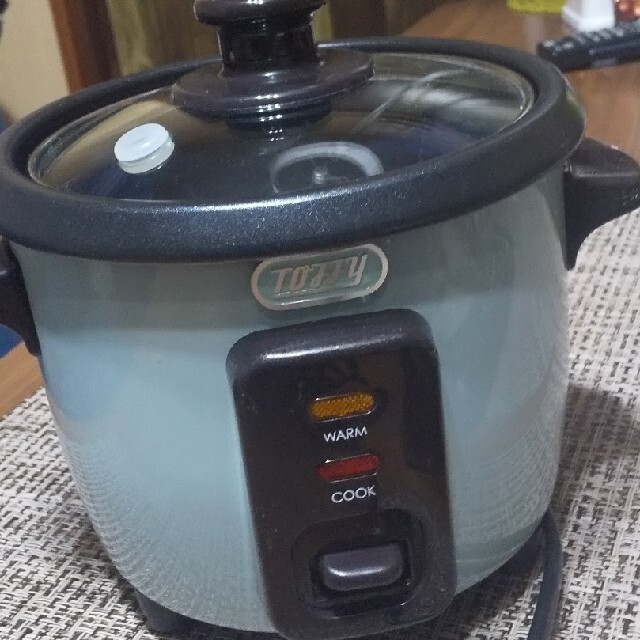 雑貨好きな方に。ちっちゃな炊飯器 スマホ/家電/カメラの調理家電(炊飯器)の商品写真